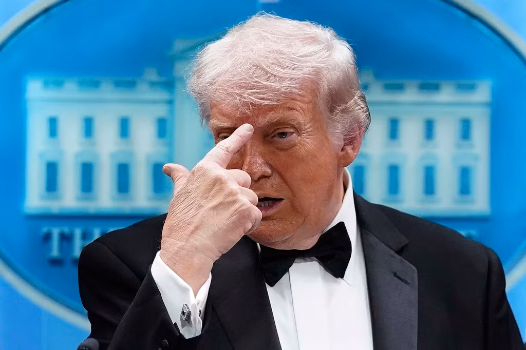 Tổng thống Mỹ Donald Trump phát biểu tại cuộc họp báo sau vụ nổ súng ở tiệc tối của Hiệp hội Phóng viên Nhà Trắng. (Ảnh: AP)