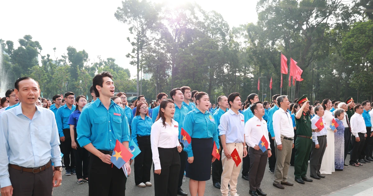 Tuổi trẻ TPHCM Khơi Dậy Hào Khí 30/4 qua Lễ Chào cờ "Tôi Yêu Tổ Quốc Tôi"