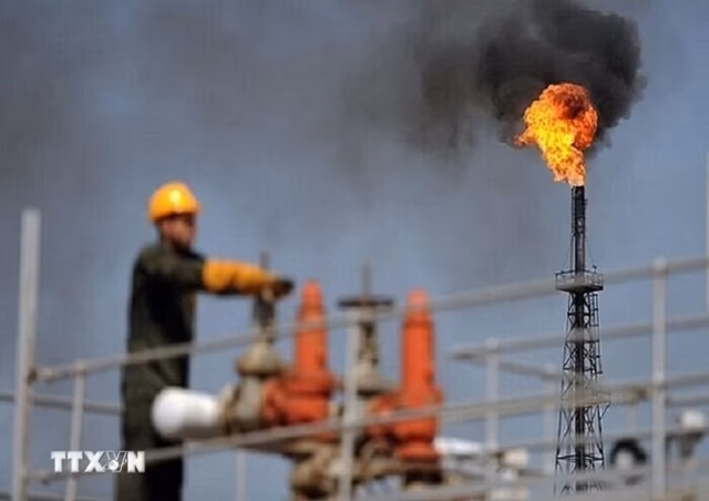 Cơ sở lọc dầu của Iran trên đảo Khark – điểm nóng trong chuỗi cung ứng dầu mỏ toàn cầu. (Ảnh: IRNA/TTXVN)