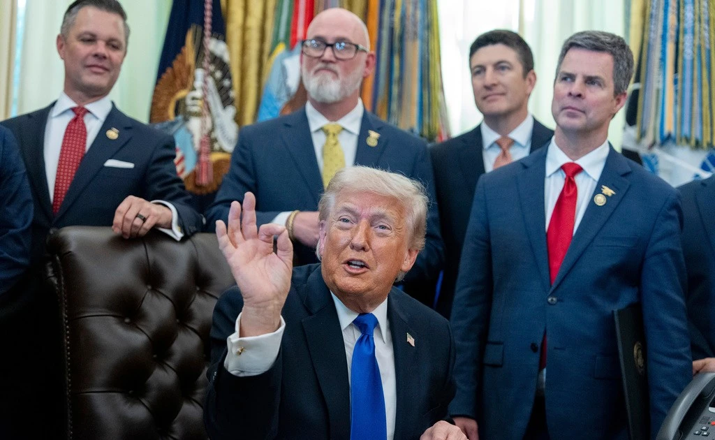 Tổng thống Trump gây tranh cãi khi ví Hải quân Mỹ như 'cướp biển'